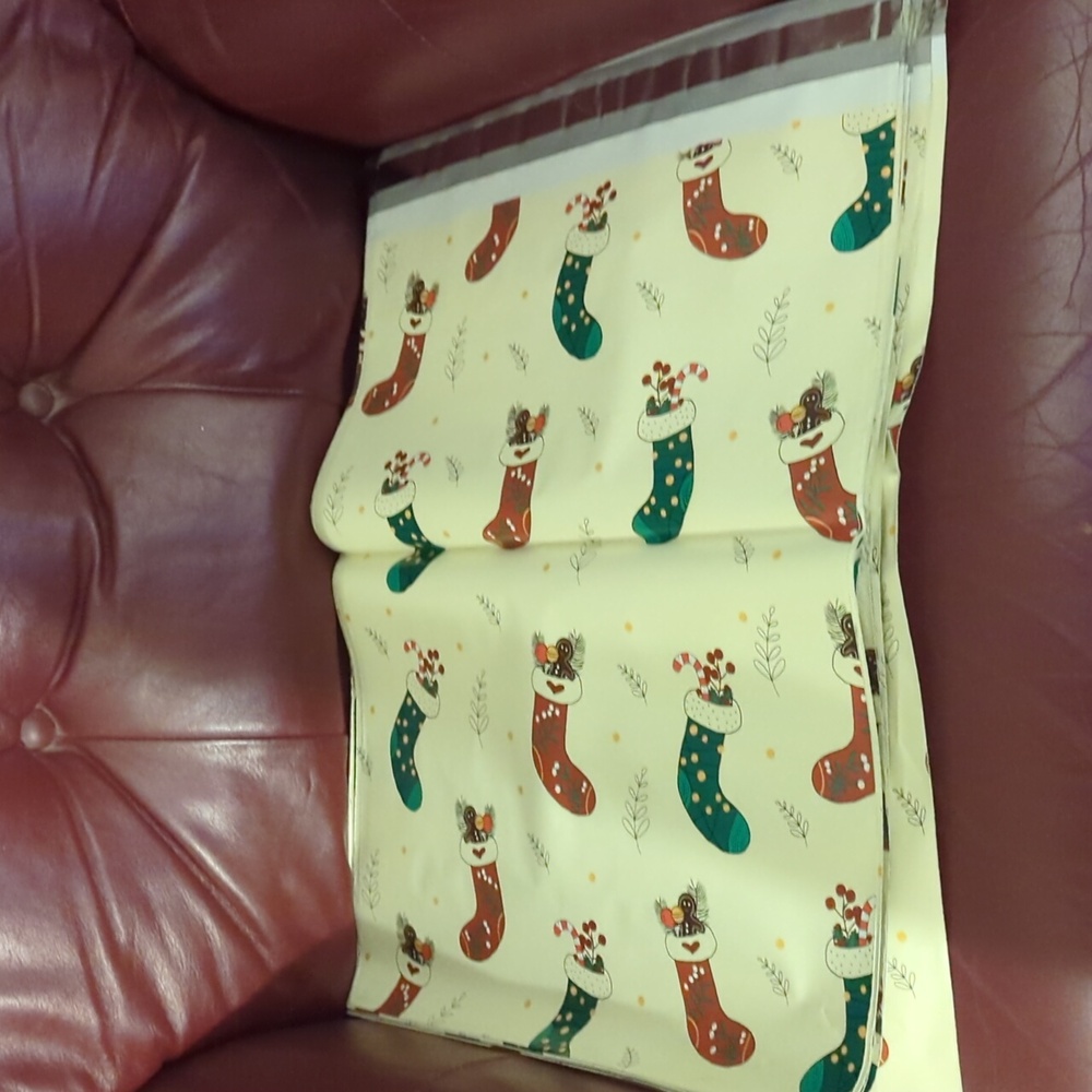 NWoT 🎄 POLY MAILERS 🎄 LARGE 14.5" x 19" (10) 🎁 STUFFED HOLIDAY STOCKINGS 🎁